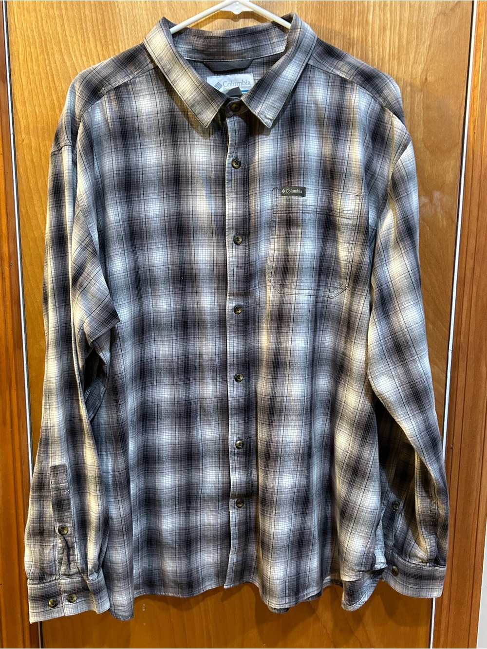 Columbia Sportswear Men’s XXL Plaid Button Down Grey Black White Long Sleeve